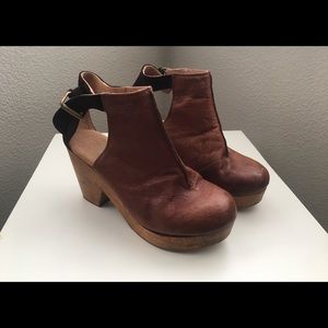 Amber orchard clog by free people